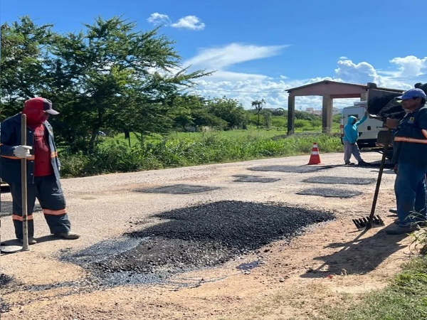 Prefeitura de Pau dos Ferros realiza Operação Tapa-Buraco na RN-177