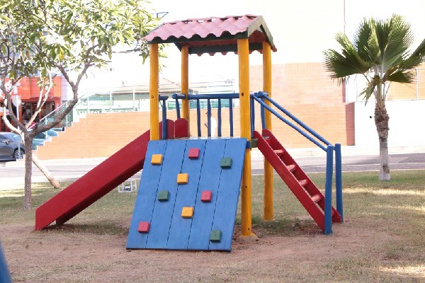 Prefeitura de Pau dos Ferros amplia espaços de lazer com instalação de novos pa [...]