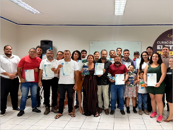 Curso de Eletricista Predial encerra com entrega de certificados em Pau dos Fer [...]